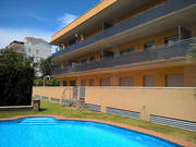 Недорогие квартиры нового комплекса с бассейном на побережье в Испании